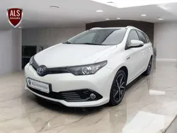 Super white 2 Gebraucht 2018 Toyota Auris Hybrid Team Kombi | 15.999 € (Fairer Preis)