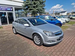 Silber Gebraucht 2006 Opel Astra GTC Edition Limousine | 3.499 €