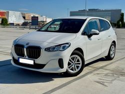 Weiß Gebraucht 2022 BMW 218 Active Tourer Sport Line Van / Kleinbus | 17.100 €