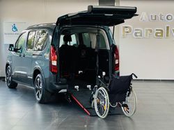 Grau Gebraucht 2024 Peugeot Rifter GT-line Van / Kleinbus | 43.950 €