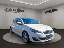Weiß Gebraucht 2015 Peugeot 308 Allure Limousine | 5.390 € (Fairer Preis)