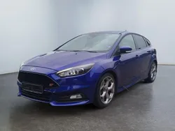 Blau Gebraucht 2017 Ford Focus ST Limousine | 13.490 € (Guter Preis)