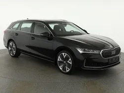 Onyx schwarz metallic Gebraucht 2024 Skoda Superb Selection Kombi | 42.084 € (Guter Preis)