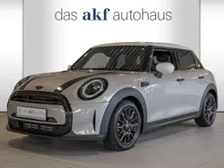 Rooftop grey metallic Gebraucht 2023 Mini Cooper Classic Kleinwagen | 26.950 € (Teuer)