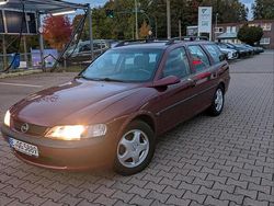 Rot Gebraucht 1999 Opel Vectra Kombi | 1.449 € (Fairer Preis)