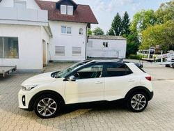 Weiß Gebraucht 2019 Kia Stonic Spirit SUV | 13.900 € (Guter Preis)