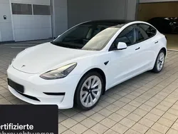 Weiß Gebraucht 2021 Tesla Model 3 RWD Limousine | 27.100 € (Fairer Preis)