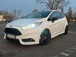 Weiß Gebraucht 2014 Ford Fiesta ST Kleinwagen | 8.800 € (Etwas zu teuer)