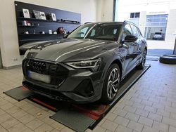 Daytonagrau perleffekt Gebraucht 2022 Audi e-tron S-Line SUV | 34.940 € (Etwas zu teuer)