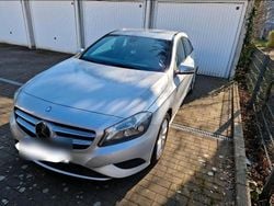 Silber Gebraucht 2013 Mercedes 190 Limousine | 10.900 €