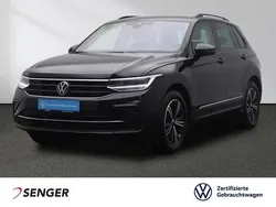 Deep black perleffekt Gebraucht 2023 VW Tiguan Life SUV | 35.880 € (Fairer Preis)