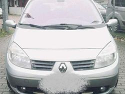 Grau Gebraucht 2004 Renault Scénic II Dynamique Van / Kleinbus | 3.650 € (Etwas zu teuer)