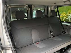 Silber Gebraucht 2009 Opel Vivaro Cosmo Van / Kleinbus | 8.000 € (Guter Preis)