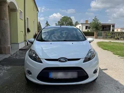 Weiß Gebraucht 2012 Ford Fiesta Trend Kleinwagen | 4.500 € (Fairer Preis)