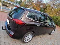 Braun Gebraucht 2013 Opel Zafira Tourer Van / Kleinbus | 5.500 € (Fairer Preis)