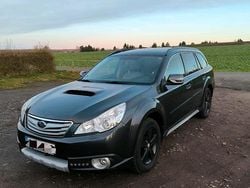 Grau Gebraucht 2012 Subaru Outback Kombi | 8.500 € (Teuer)