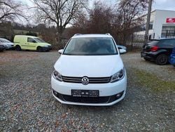 Weiß Gebraucht 2015 VW Touran Cup Van / Kleinbus | 6.300 € (Etwas zu teuer)