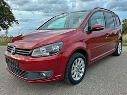 Rot Gebraucht 2011 VW Touran Van / Kleinbus | 6.600 € (Fairer Preis)