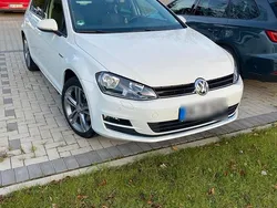 Weiß Gebraucht 2016 VW Golf VII LOUNGE Limousine | 13.999 € (Fairer Preis)