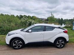 Weiß Gebraucht 2019 Toyota C-HR SUV | 12.400 € (Superpreis)