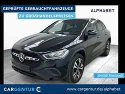 Nachtschwarz Gebraucht 2022 Mercedes GLA200 Progressive SUV | 27.890 € (Superpreis)