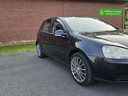 Schwarz Gebraucht 2007 VW Golf V Kleinwagen | 2.500 € (Fairer Preis)