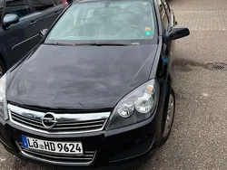 Schwarz Gebraucht 2005 Opel Astra Enjoy Limousine | 1.000 € (Guter Preis)