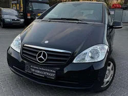 Kosmosschwarz metalliclack Gebraucht 2010 Mercedes A160 Classic Kleinwagen | 2.990 € (Fairer Preis)