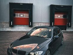 Grau Gebraucht 2005 BMW 325 Limousine | 5.500 €