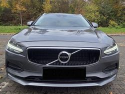 Grau Gebraucht 2016 Volvo V90 Momentum Kombi | 12.995 € (Teuer)