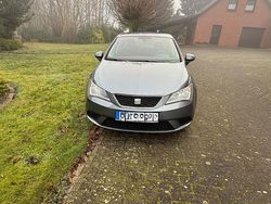 Grau Gebraucht 2012 Seat Ibiza Reference Limousine | 3.950 € (Fairer Preis)