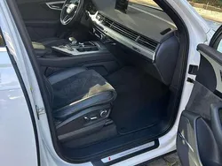 Weiß Gebraucht 2018 Audi Q7 S-Line SUV | 40.000 € (Teuer)