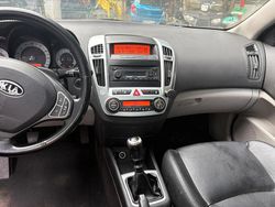 Grün Gebraucht 2010 Kia Ceed Kleinwagen | 2.500 €