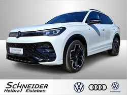 Oryxweiß perleffekt (metallic) Gebraucht 2024 VW Tiguan R-line SUV | 58.560 €