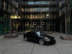 Schwarz Gebraucht 1997 BMW 528 Basis Limousine | 8.500 €