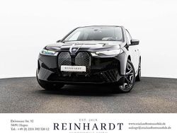 Black sapphire metallic Gebraucht 2022 BMW iX Sport Line SUV | 55.525 € (Etwas zu teuer)