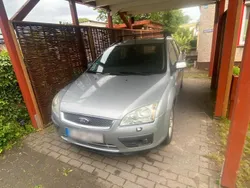 Silber Gebraucht 2005 Ford Focus Ghia Kombi | 1.250 € (Guter Preis)