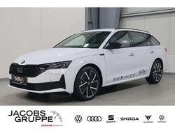 Weiß Gebraucht 2025 Skoda Octavia SportLine Kombi | 44.895 €