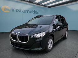 Grün Neu 2025 BMW 218 Active Tourer Van / Kleinbus | 33.249 €