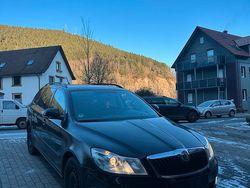 Schwarz Gebraucht 2011 Skoda Octavia Kombi | 4.999 € (Guter Preis)