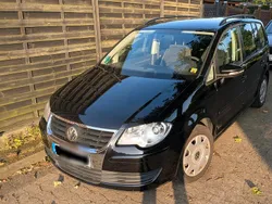 Schwarz Gebraucht 2010 VW Touran Van / Kleinbus | 3.900 € (Fairer Preis)