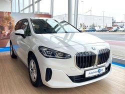 Weiß Gebraucht 2022 BMW 218 Active Tourer Luxury Line Van / Kleinbus | 24.700 € (Guter Preis)