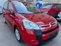 Rot Gebraucht 2009 Citroën Berlingo Van / Kleinbus | 3.290 € (Teuer)