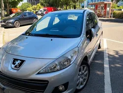 Silber Gebraucht 2010 Peugeot 207 Kleinwagen | 3.999 €