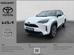 Platinum white pearl mc. (089) Gebraucht 2024 Toyota Yaris Cross Elegant SUV | 27.450 € (Fairer Preis)