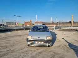 Silber Gebraucht 2000 Renault Clio II Kleinwagen | 1.100 €