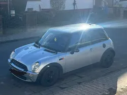 Gebraucht 2005 Mini Cooper Kleinwagen | 2.500 € (Etwas zu teuer)
