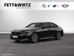 Saphirschwarz metallic Neu 2025 BMW 520 M Sport Limousine | 67.890 € (Teuer)