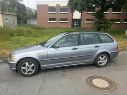 Grau Gebraucht 2003 BMW 318 Kombi | 990 € (Fairer Preis)