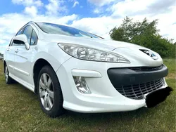 Weiß Gebraucht 2008 Peugeot 308 Kombi | 1.890 € (Teuer)